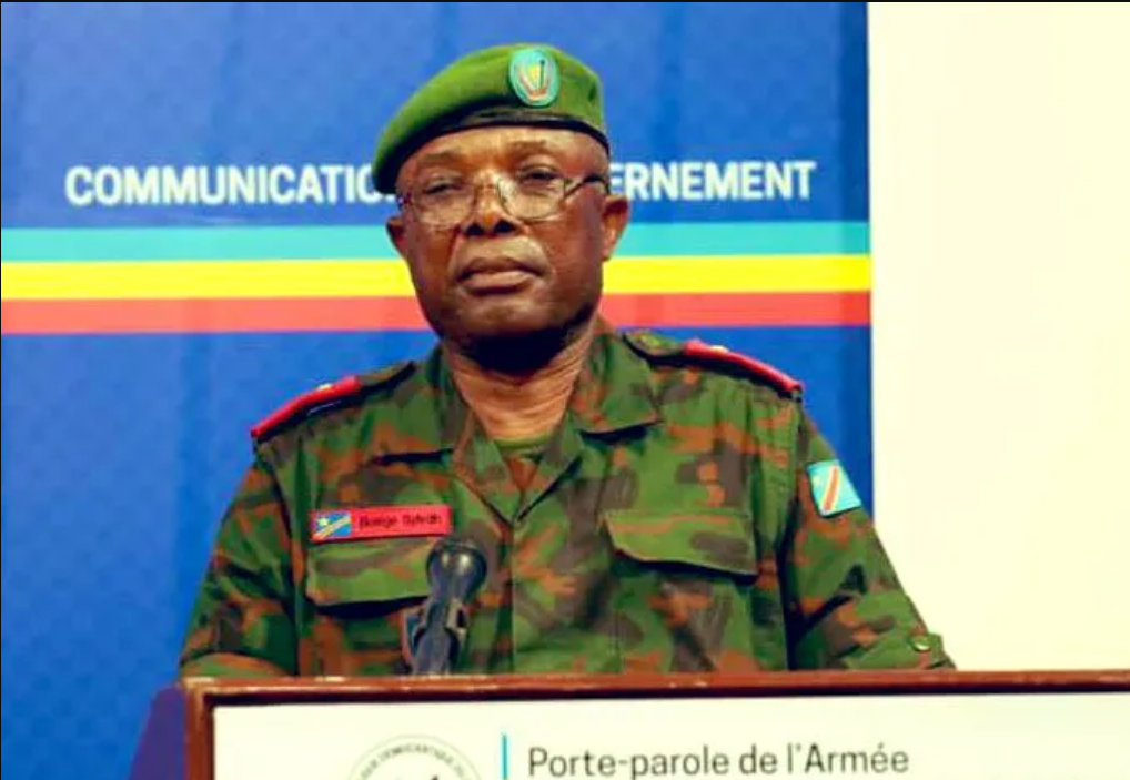 Gen. Ekenge wari warahagaritswe azira kwibasira Abatutsi yasubijwe mu kazi