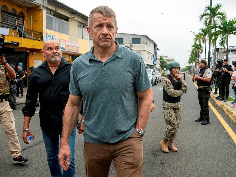 Erik Prince mu biganiro na Kinshasa byo kuyigurisha intwaro zifite agaciro k'akayabo