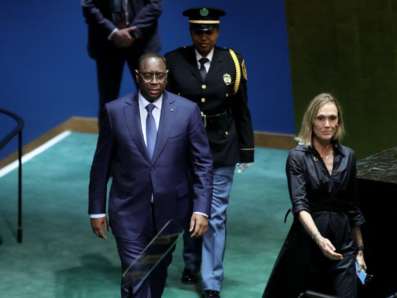Macky Sall yivanye mu bashaka kuyobora Loni nyuma yo kwangwa n’ibihangange