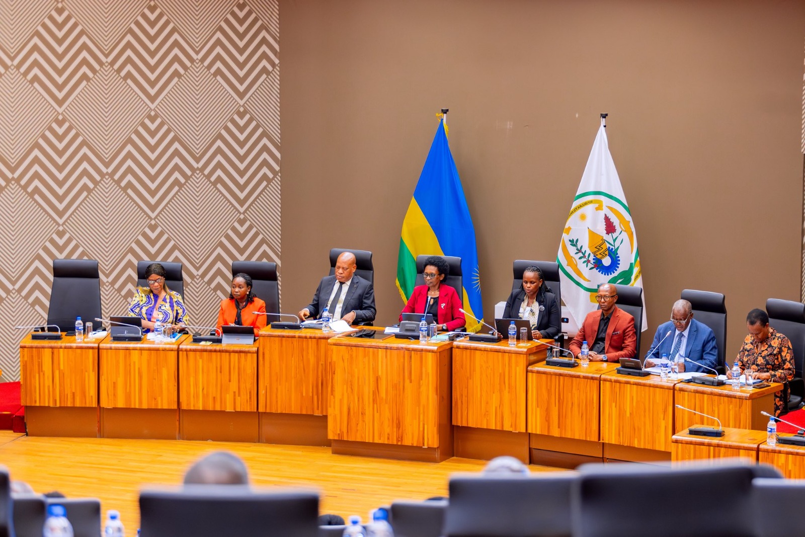 Abarenga 469,000 basabye akazi muri Leta, 2,512 aba ari bo bonyine bahabwa imyanya