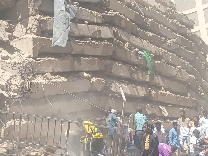 Inyubako y’amagorofa 12 yahirimye i Nairobi