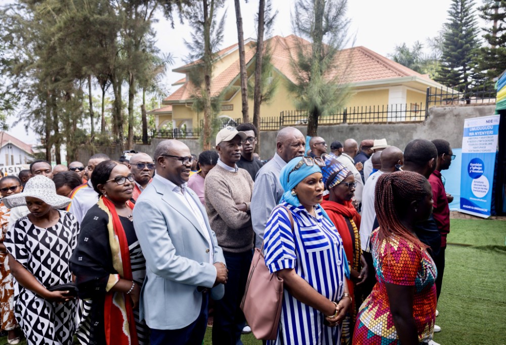 Minisitiri w’Intebe Dr. Nsengiyumva yatoye Mudugudu