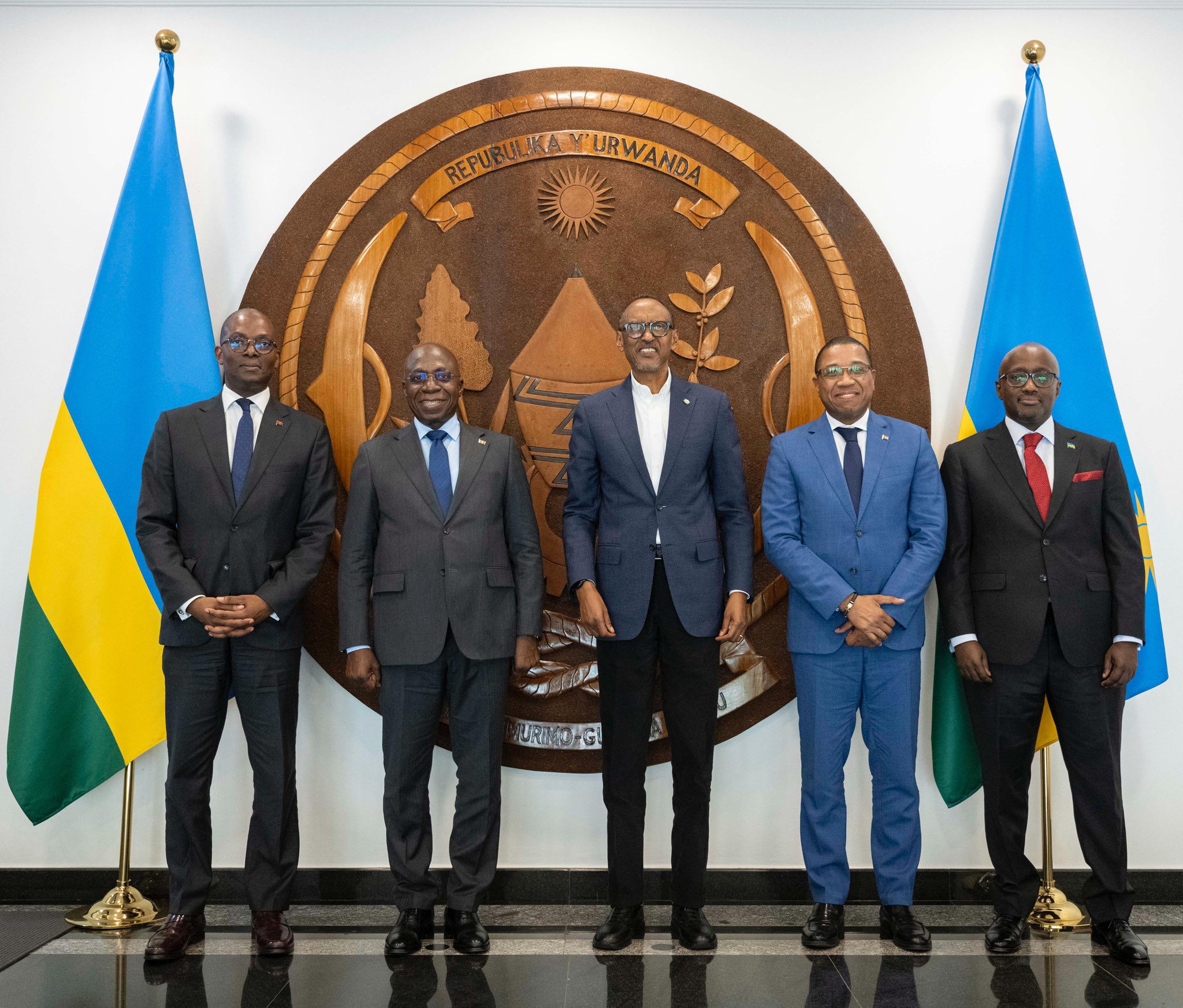 Raia wawili wa Rwanda wamefariki na wengine 24 kujeruhiwa katika ajali ya basi la Jaguar