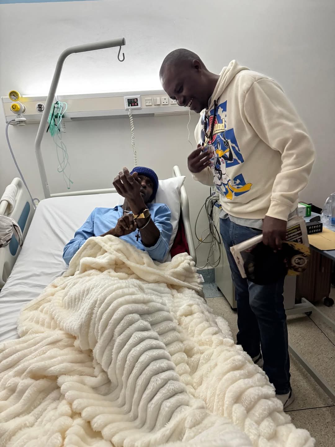 Haraca uwambaye hagati ya Kigali Boss Babes na Zari wageze i Kigali nyuma yo gutegura ibirori bisa ku munsi umwe