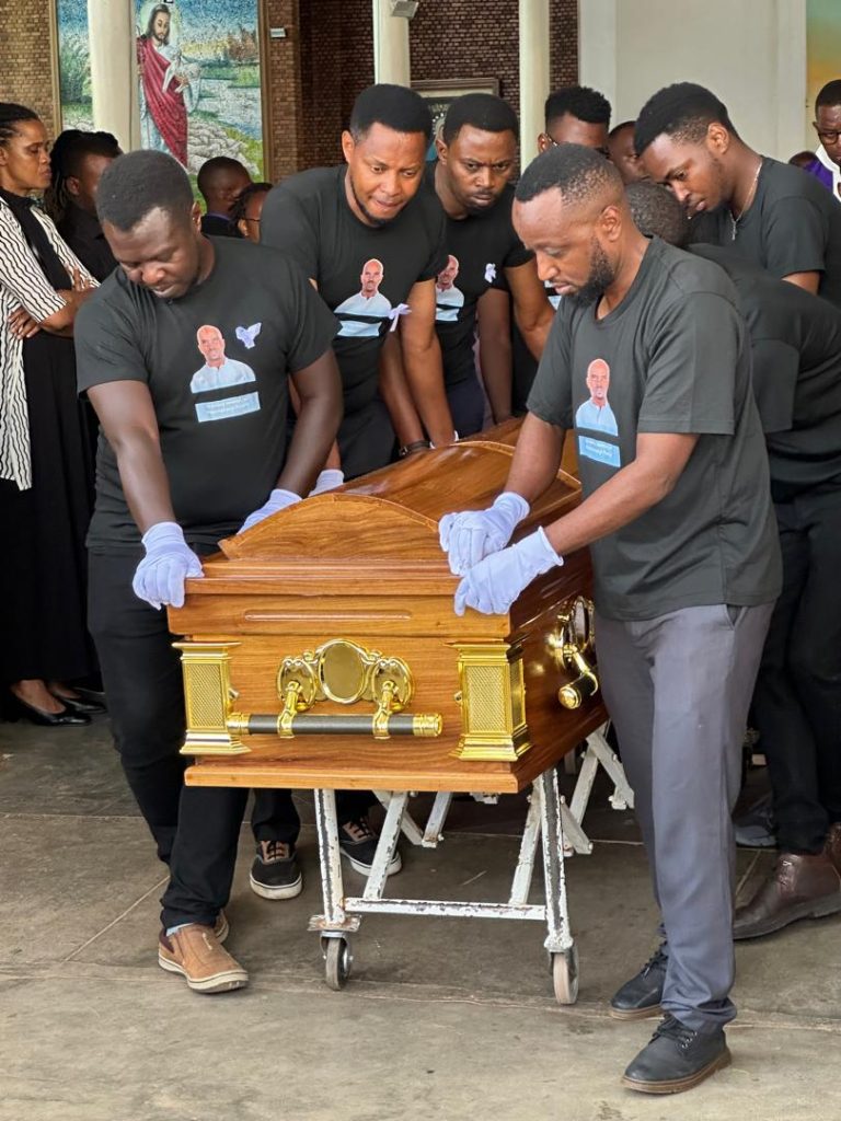 Itangazo ryo guhindura izina akitwa Manzi Ambroise
