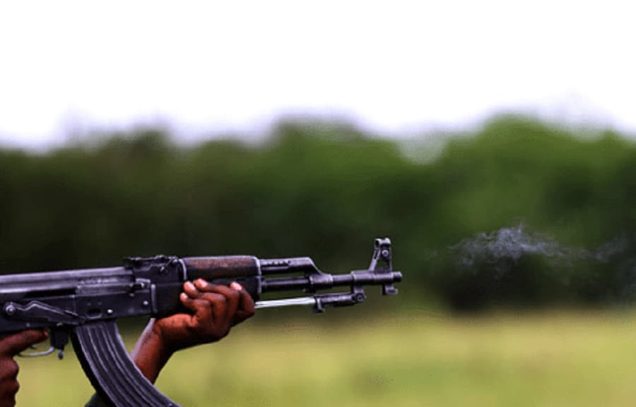 Polisi y'u Rwanda yareshe mu kico abasore babiri batorotse kasho bari bafungiyemo