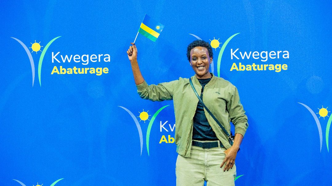 Perezida Paul Kagame yemereye ubwenegihugu DJ Ira