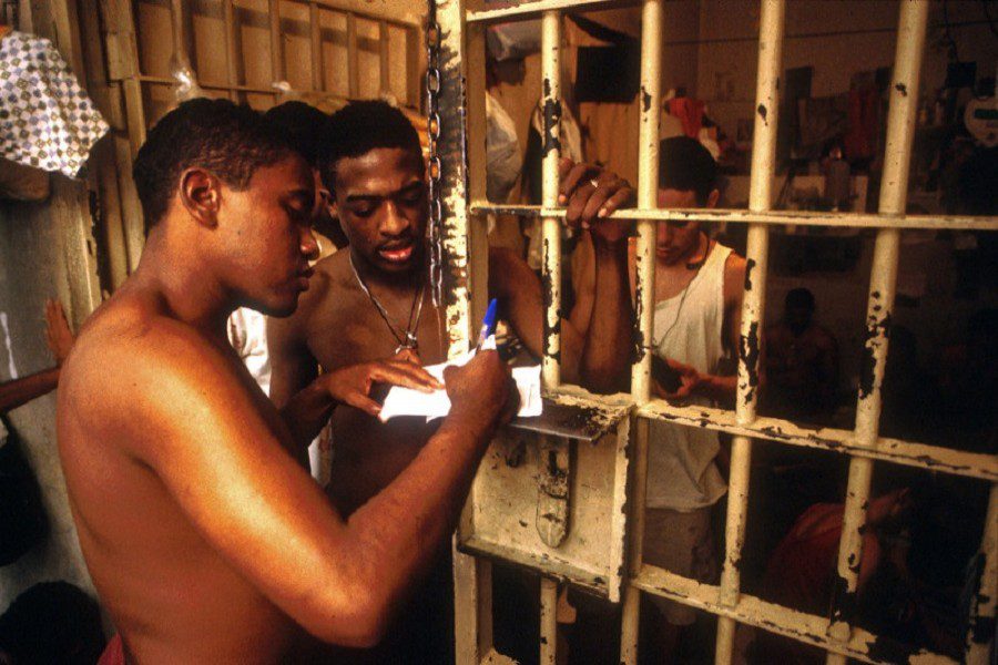 Brazil: Imfungwa zigabanyirizwa igifungo iyo zisomye ibitabo