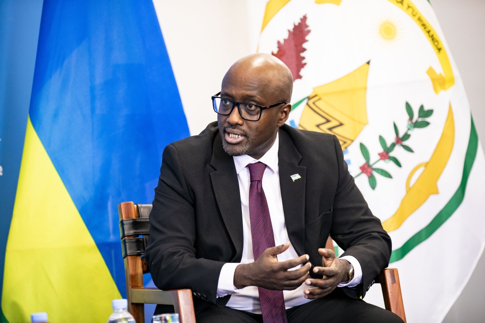 Nduhungirehe yateye utwatsi amakuru yavugaga ko ari i Washington mu biganiro