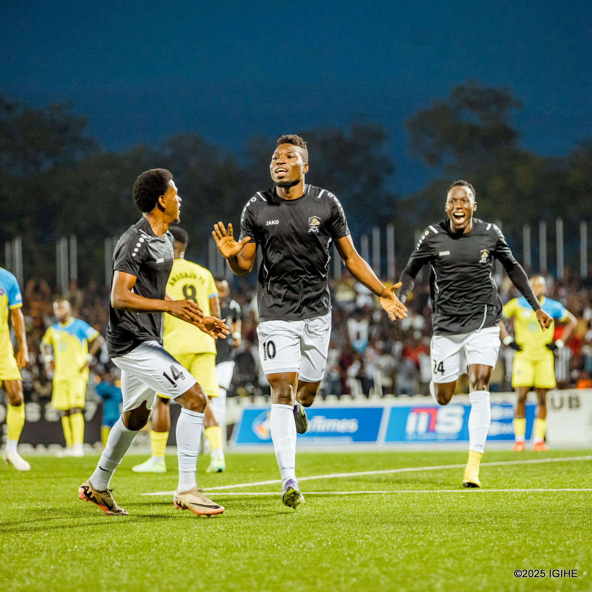 APR FC yisubije umwanya wa mbere