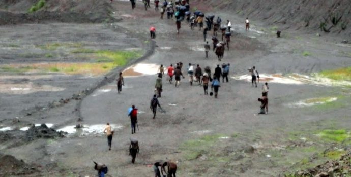 Abanyenganda barakariye umukozi wababwiye ko mu binyobwa benga harimo ibitera indwara